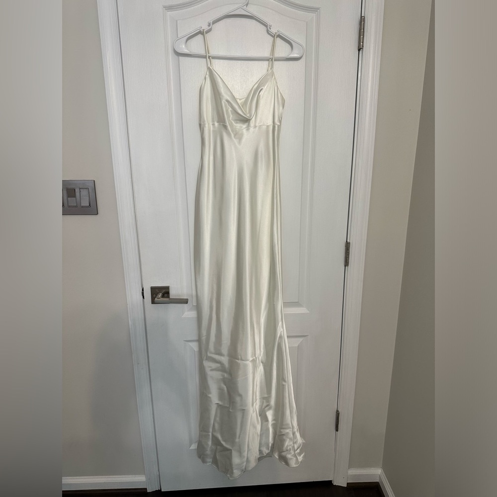 XSCAPE offwhite gown
